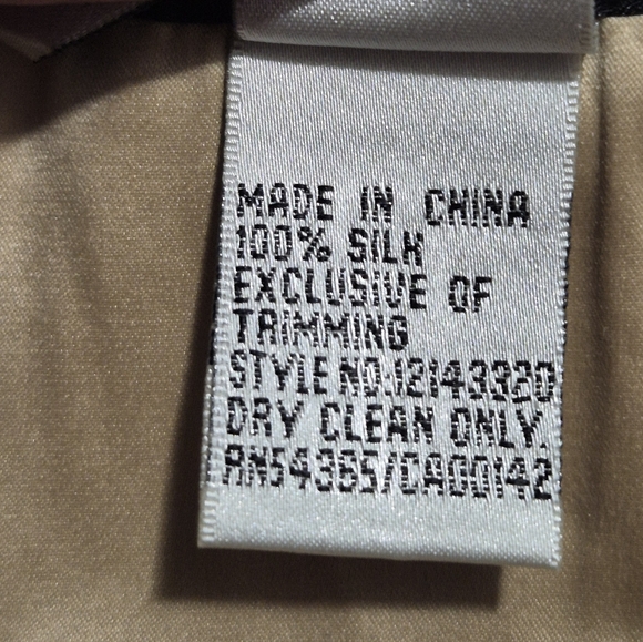 PETER NYGARD Elegant Black-gold Patterned A-Line Skirt..SIZE:16 - Picture 9 of 9